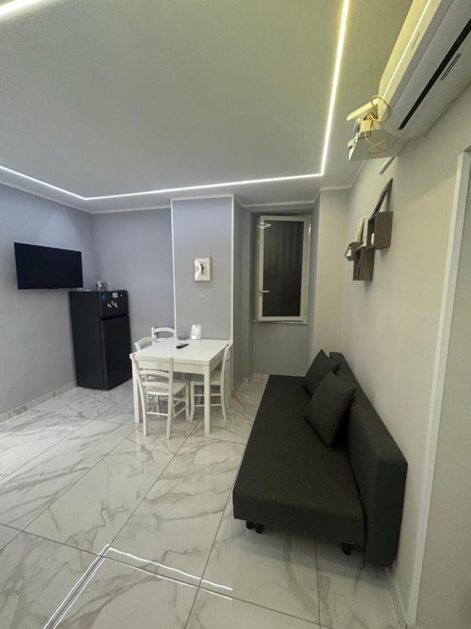 Casa Vacanze Qs 10 Apartment Naples Exterior photo